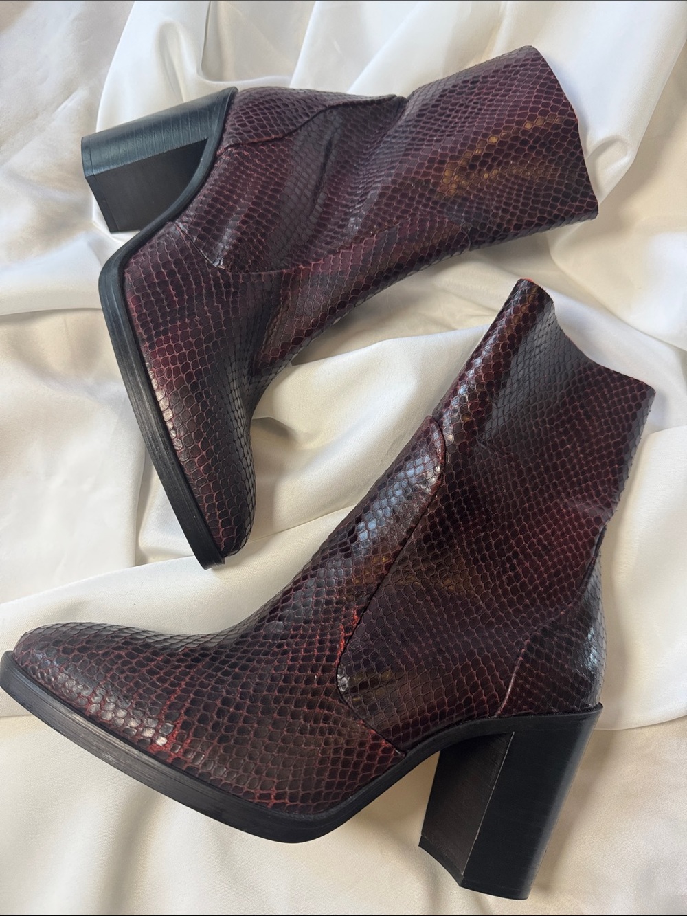 Leather/Snakeskin print Heeled Boots in Burgundy Size US 8